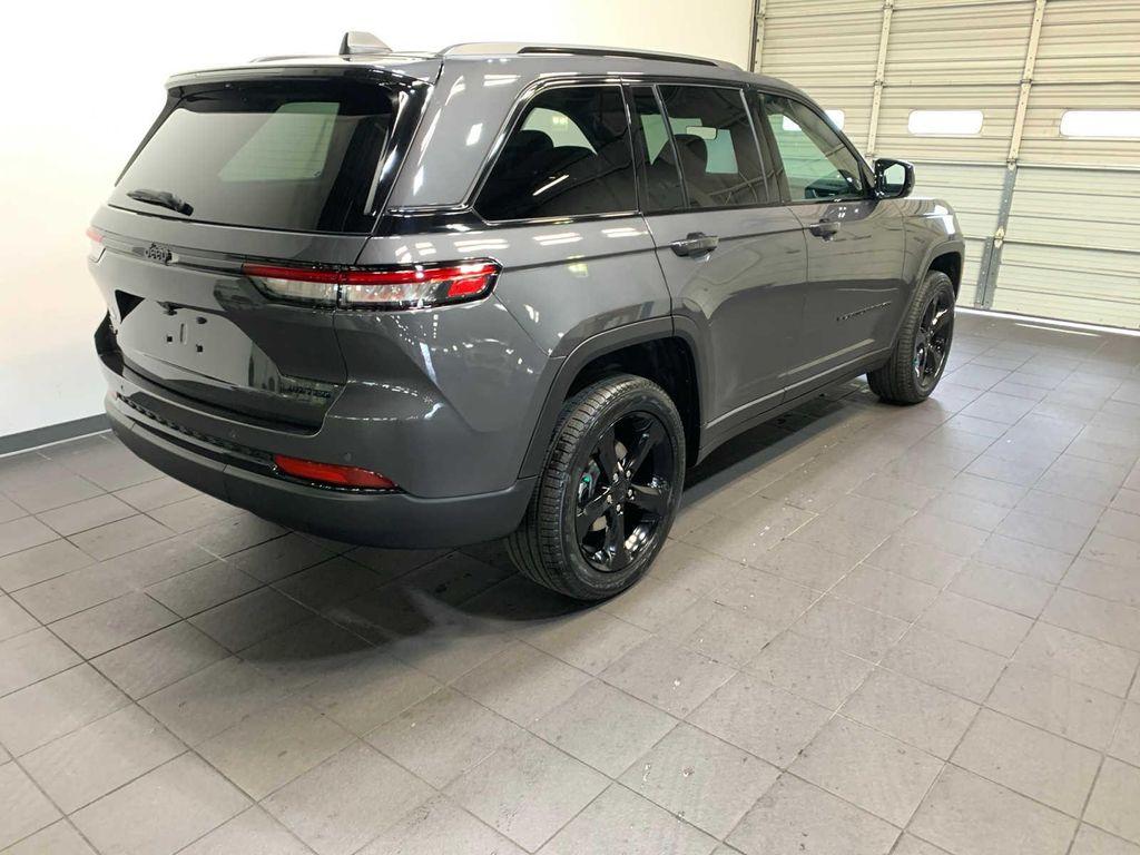 new 2025 Jeep Grand Cherokee car, priced at $51,230