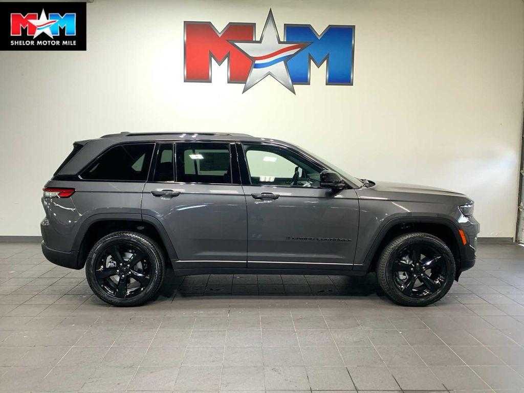 new 2025 Jeep Grand Cherokee car, priced at $51,230