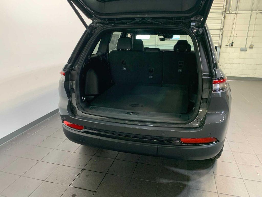 new 2025 Jeep Grand Cherokee car, priced at $51,230