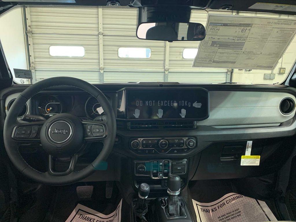 new 2025 Jeep Gladiator car, priced at $47,400