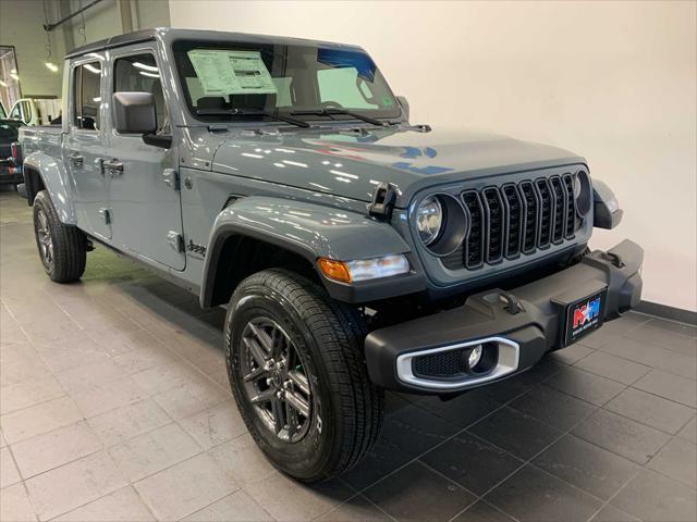 new 2025 Jeep Gladiator car, priced at $47,700