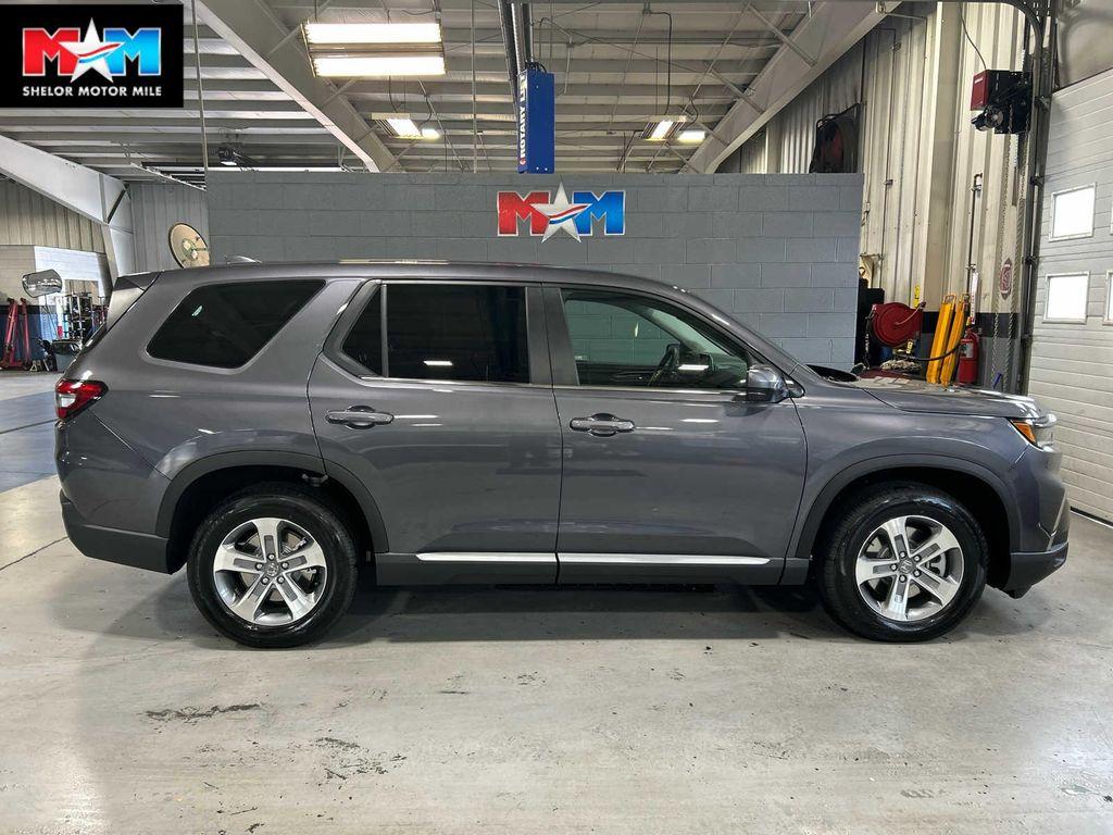 new 2025 Honda Pilot car, priced at $47,095