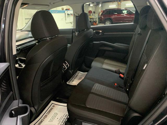 new 2025 Kia Sorento car, priced at $33,660