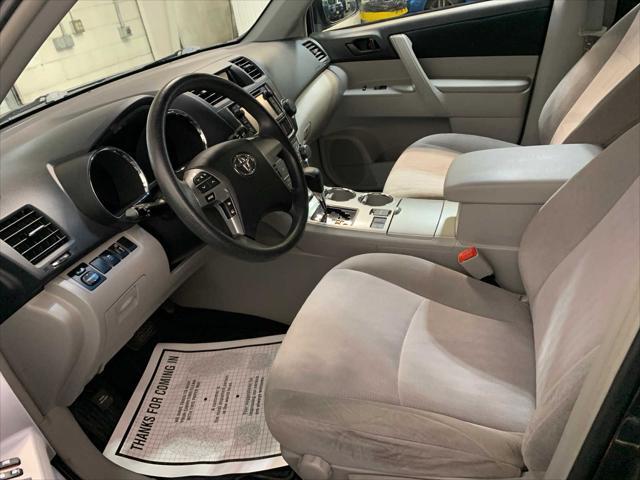 used 2013 Toyota Highlander car, priced at $15,989