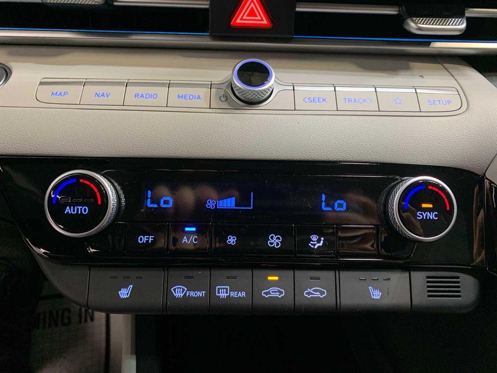 new 2025 Hyundai Elantra car, priced at $27,588