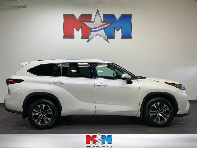 used 2021 Toyota Highlander car, priced at $36,489