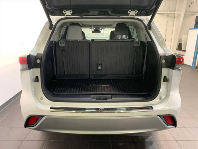 used 2021 Toyota Highlander car, priced at $44,989