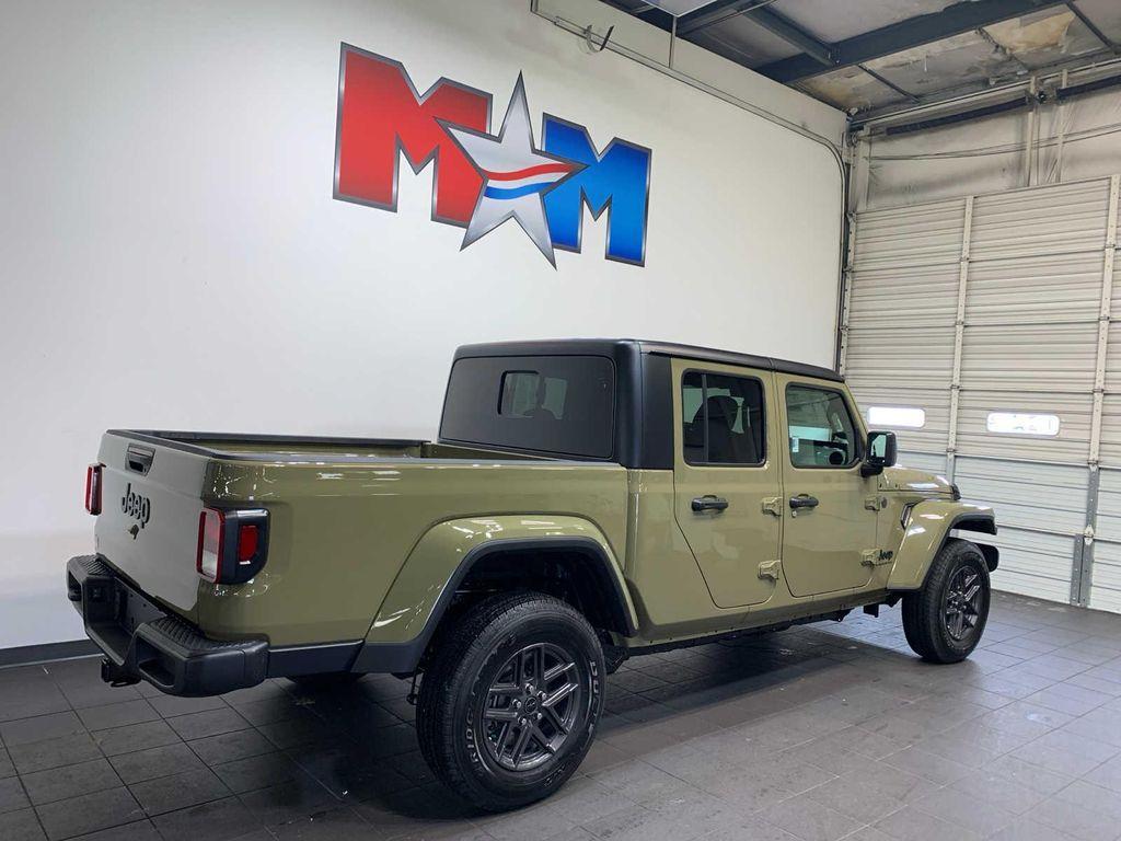 new 2025 Jeep Gladiator car, priced at $47,090