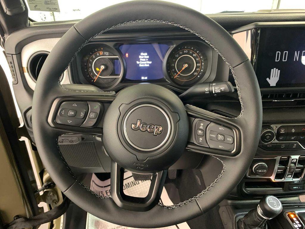 new 2025 Jeep Gladiator car, priced at $47,090
