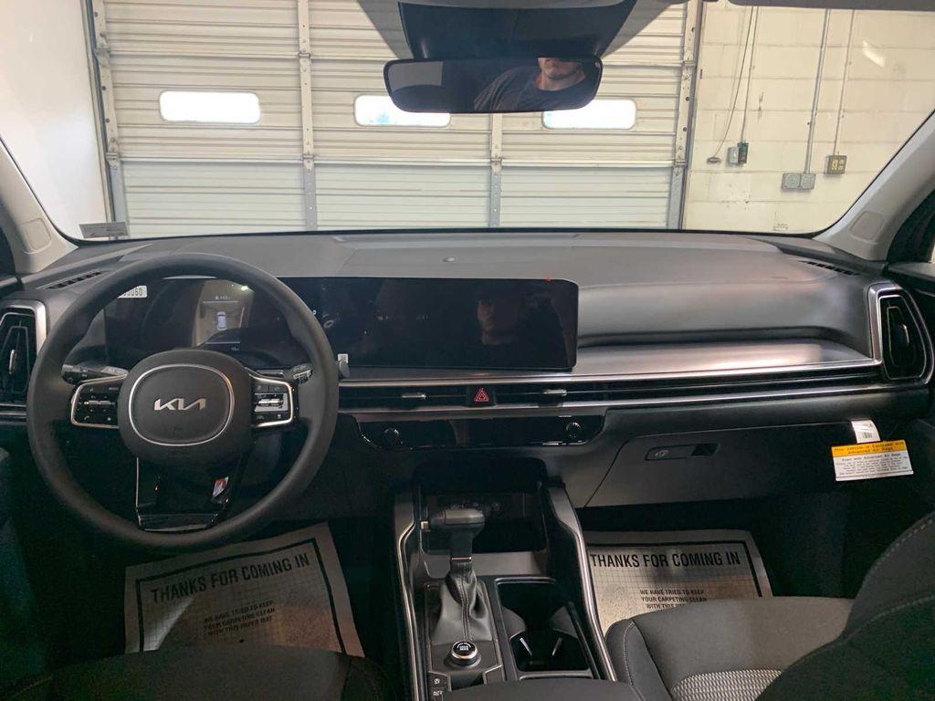 new 2025 Kia Sorento car, priced at $33,225