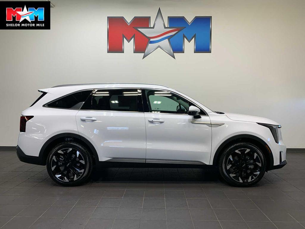 new 2025 Kia Sorento car, priced at $40,795