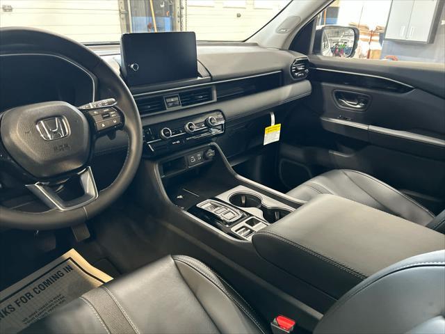 new 2025 Honda Pilot car, priced at $51,505