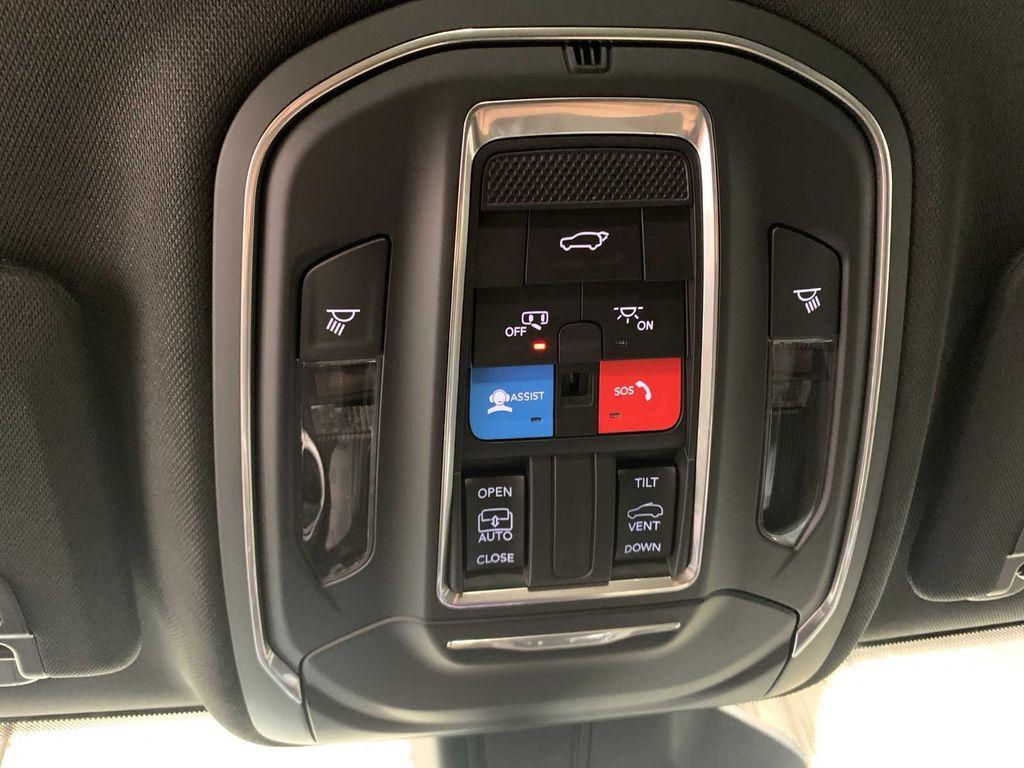 new 2025 Jeep Grand Cherokee car, priced at $42,238