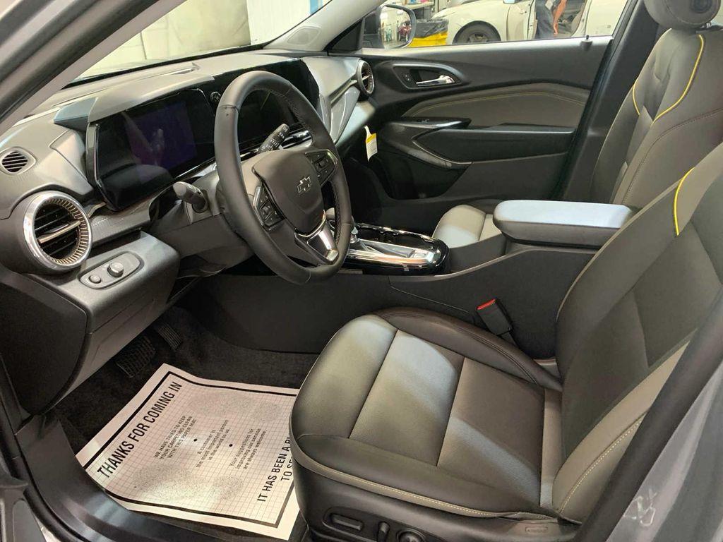 new 2025 Chevrolet Trax car, priced at $27,050