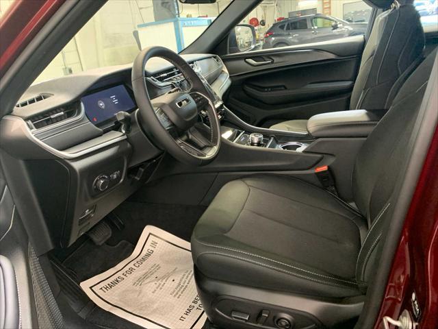 new 2025 Jeep Grand Cherokee car, priced at $43,415