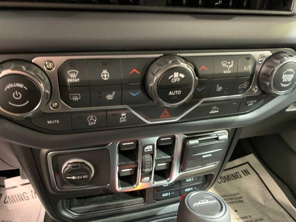 new 2025 Jeep Gladiator car, priced at $48,205