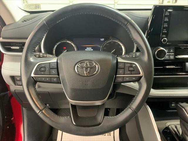 used 2022 Toyota Highlander car, priced at $38,389