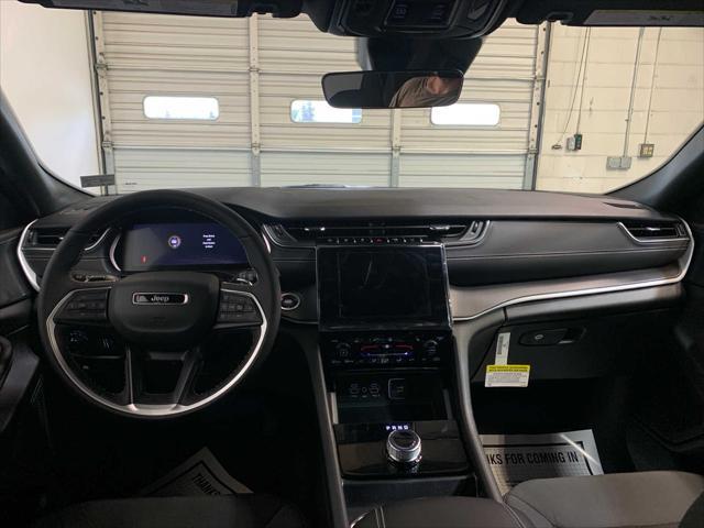 new 2025 Jeep Grand Cherokee car, priced at $43,415