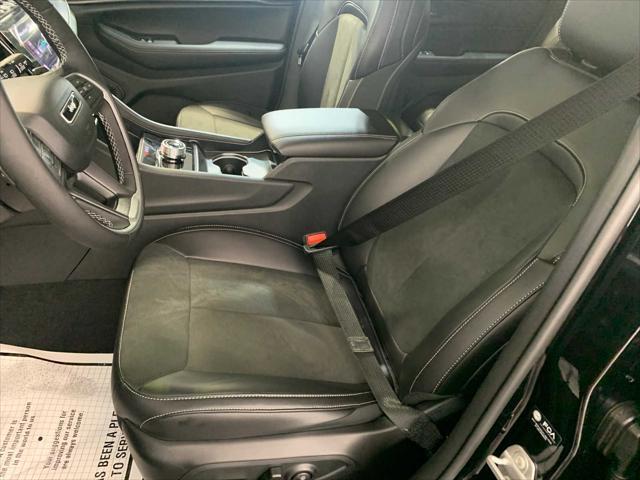 new 2025 Jeep Grand Cherokee car, priced at $45,975