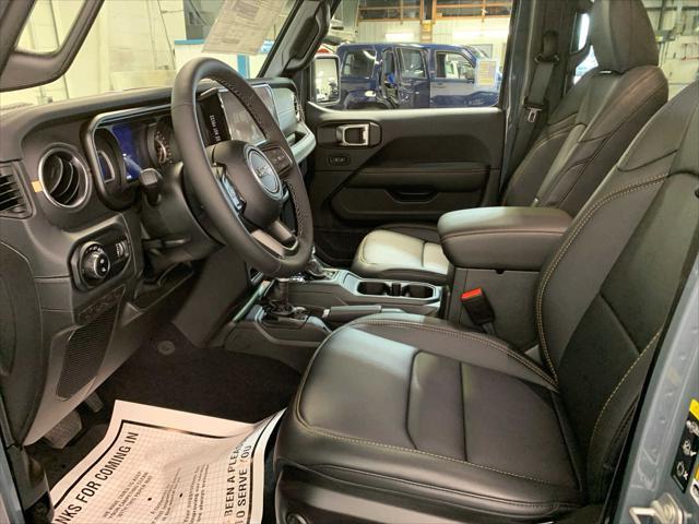 new 2025 Jeep Gladiator car, priced at $48,205