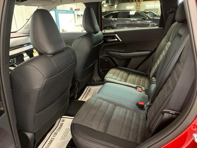 new 2025 Mitsubishi Outlander car, priced at $38,660