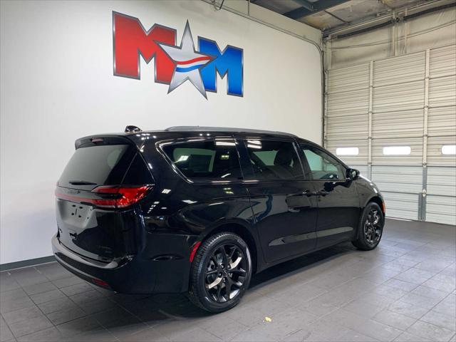 new 2025 Chrysler Pacifica car, priced at $52,530