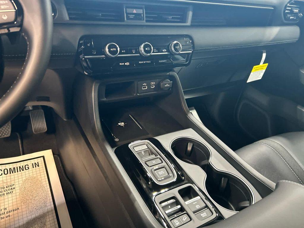 new 2025 Honda Pilot car, priced at $44,949