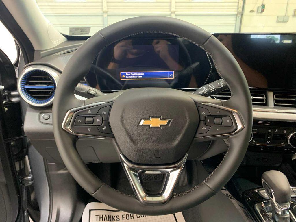 new 2025 Chevrolet Trax car, priced at $25,750