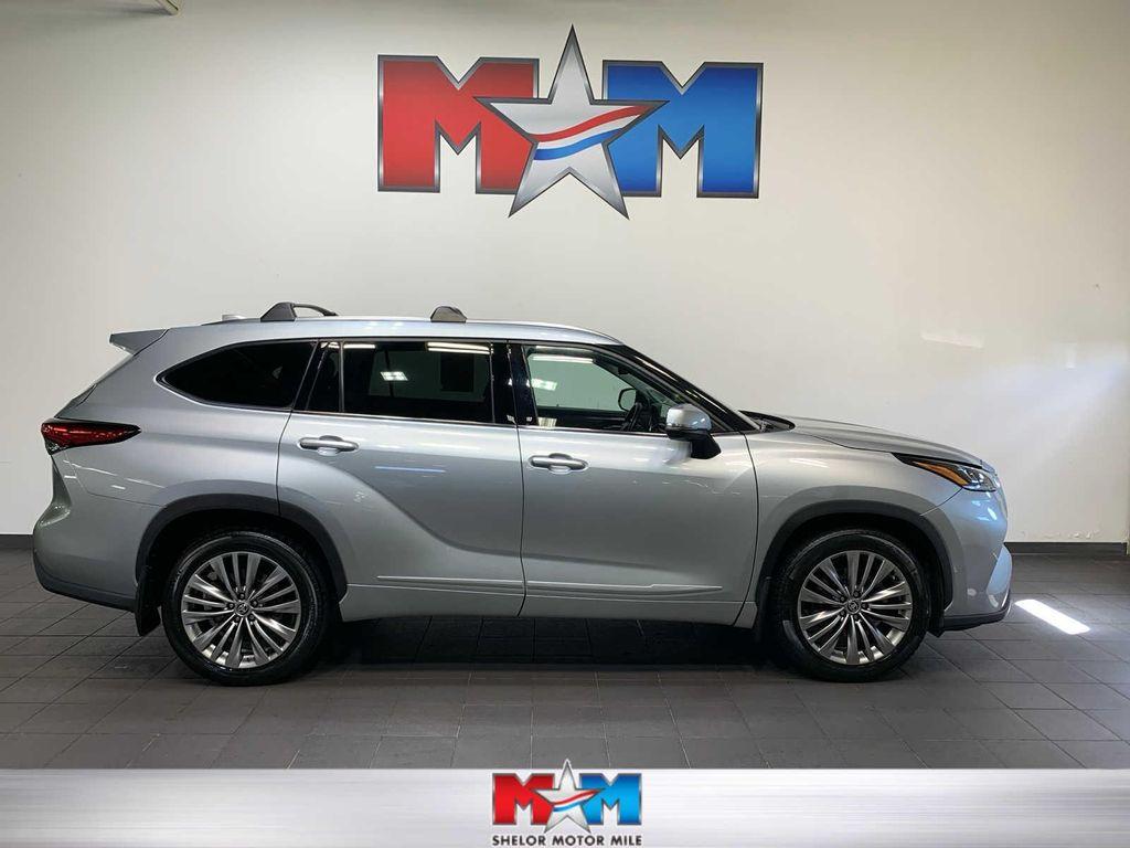 used 2021 Toyota Highlander car, priced at $37,489