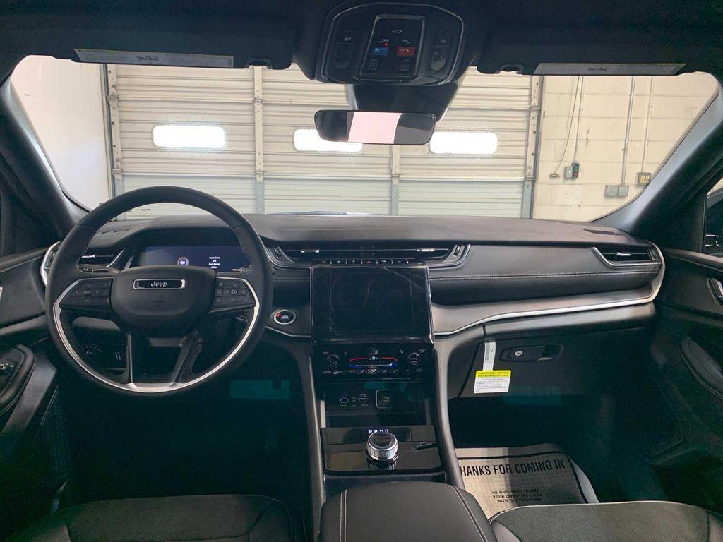 new 2025 Jeep Grand Cherokee car, priced at $45,525