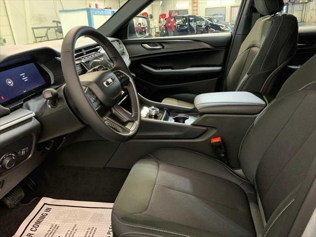 new 2025 Jeep Grand Cherokee car, priced at $41,758