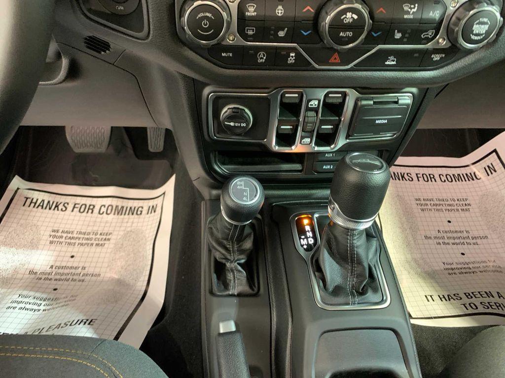 new 2025 Jeep Gladiator car, priced at $47,400