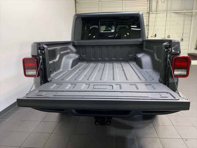 new 2025 Jeep Gladiator car, priced at $47,700