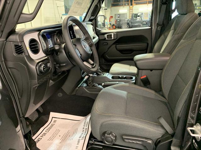 new 2025 Jeep Gladiator car, priced at $47,700