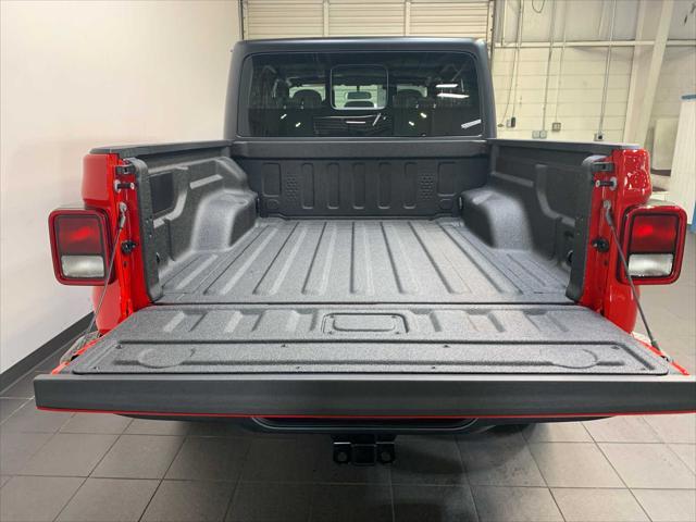 new 2025 Jeep Gladiator car, priced at $41,905