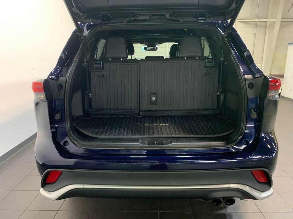used 2021 Toyota Highlander car, priced at $31,875