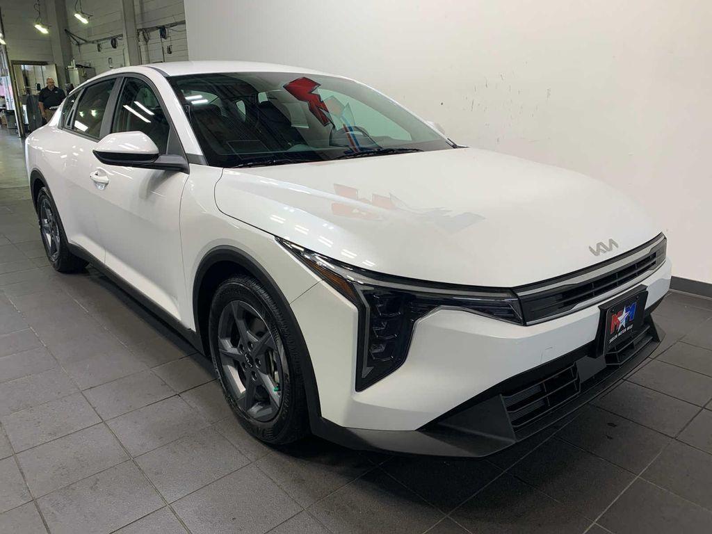 new 2025 Kia K4 car, priced at $24,604