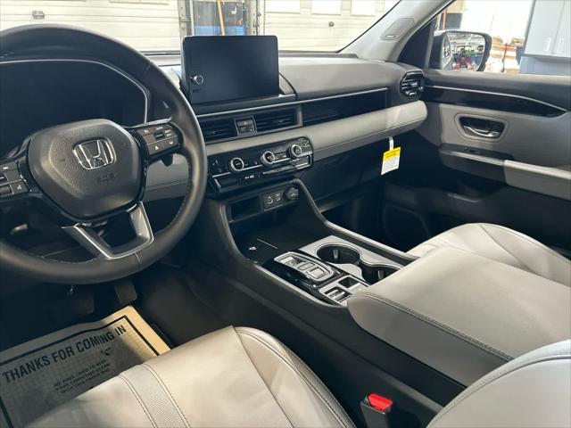 new 2025 Honda Pilot car, priced at $51,050