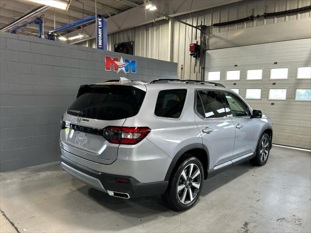 new 2025 Honda Pilot car, priced at $51,050