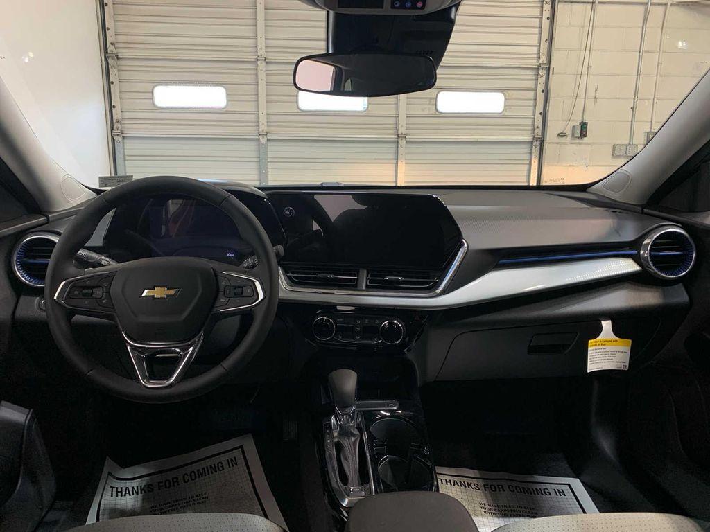 new 2025 Chevrolet Trax car, priced at $25,750