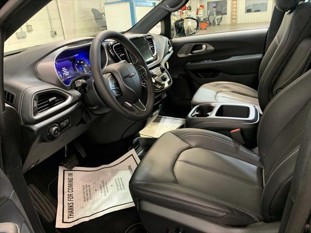 new 2025 Chrysler Pacifica car, priced at $46,765
