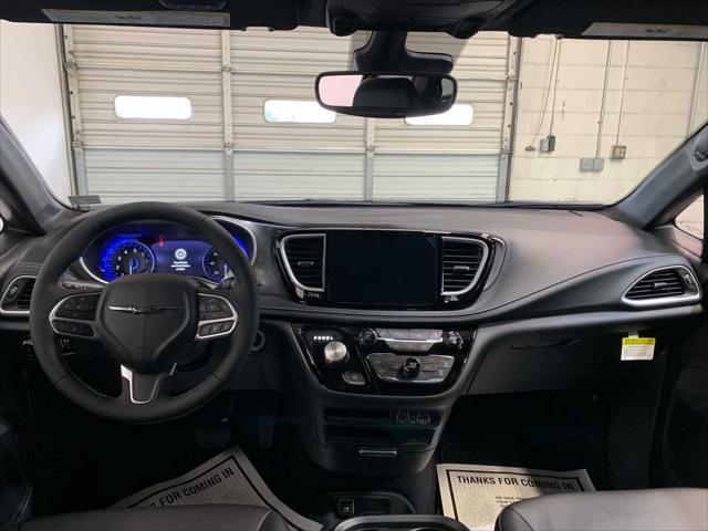 new 2025 Chrysler Pacifica car, priced at $46,765