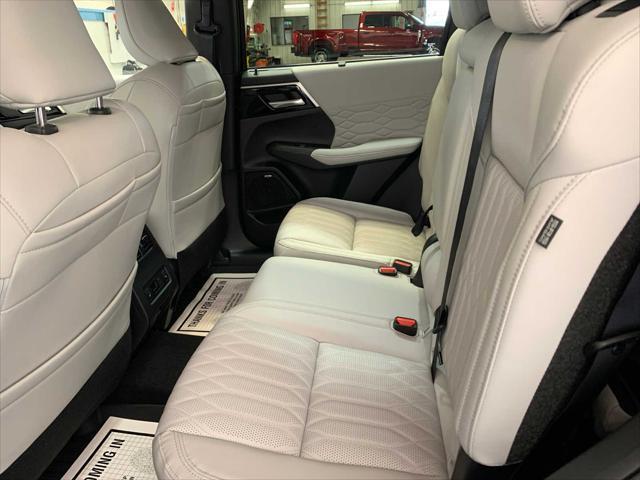new 2025 Mitsubishi Outlander car, priced at $42,115
