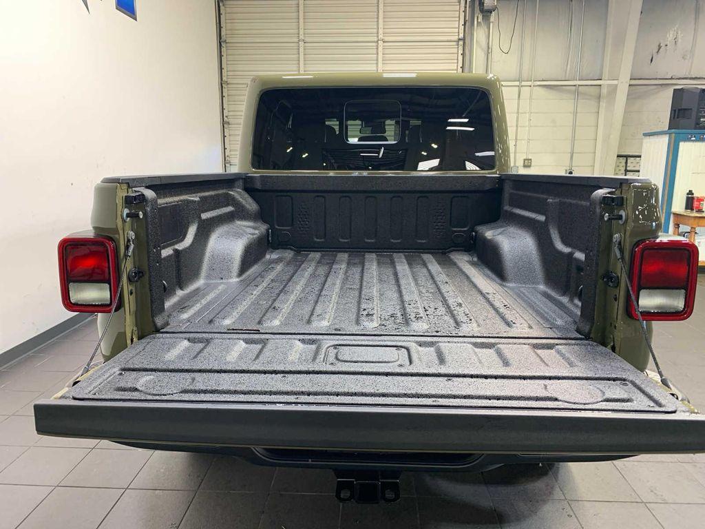 new 2025 Jeep Gladiator car, priced at $47,905