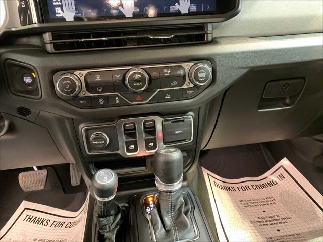 new 2025 Jeep Wrangler car, priced at $39,276