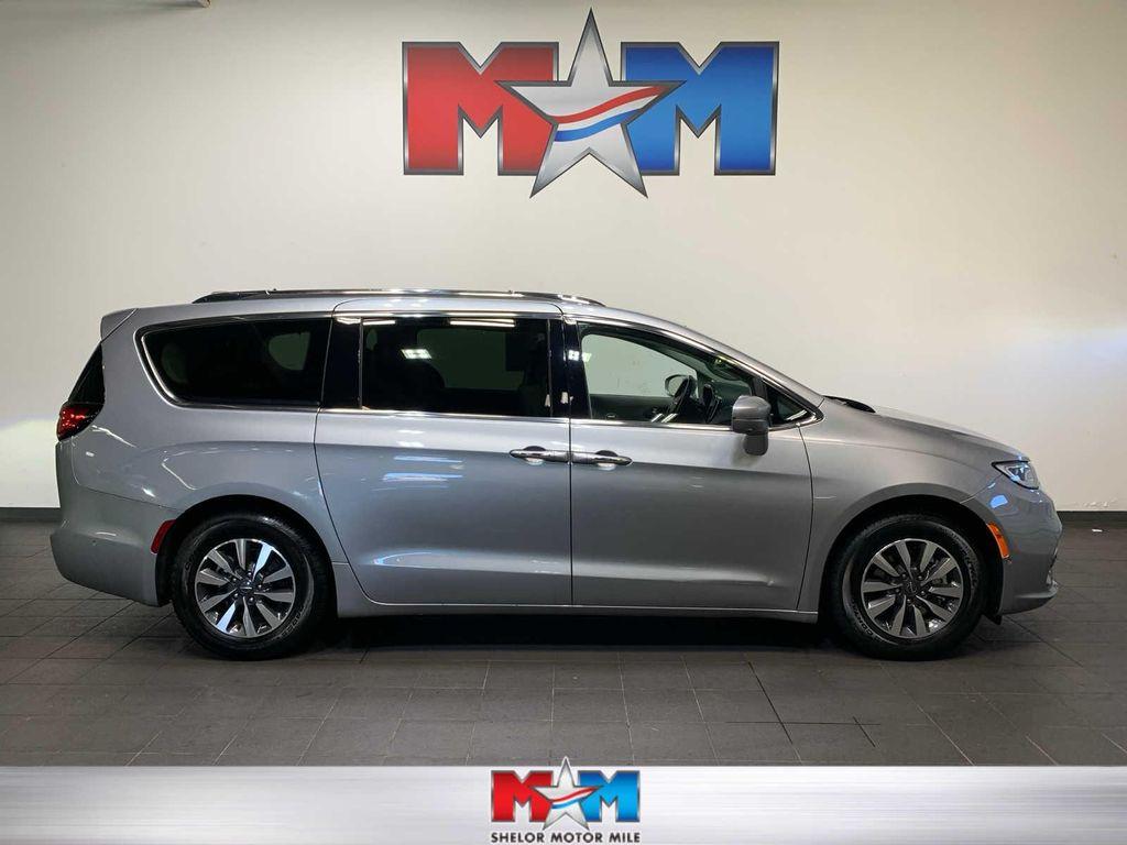 used 2021 Chrysler Pacifica Hybrid car, priced at $28,989