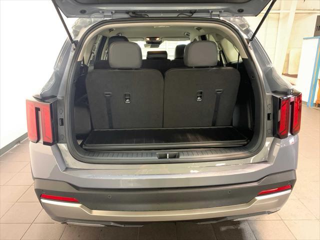 new 2025 Kia Sorento car, priced at $38,850