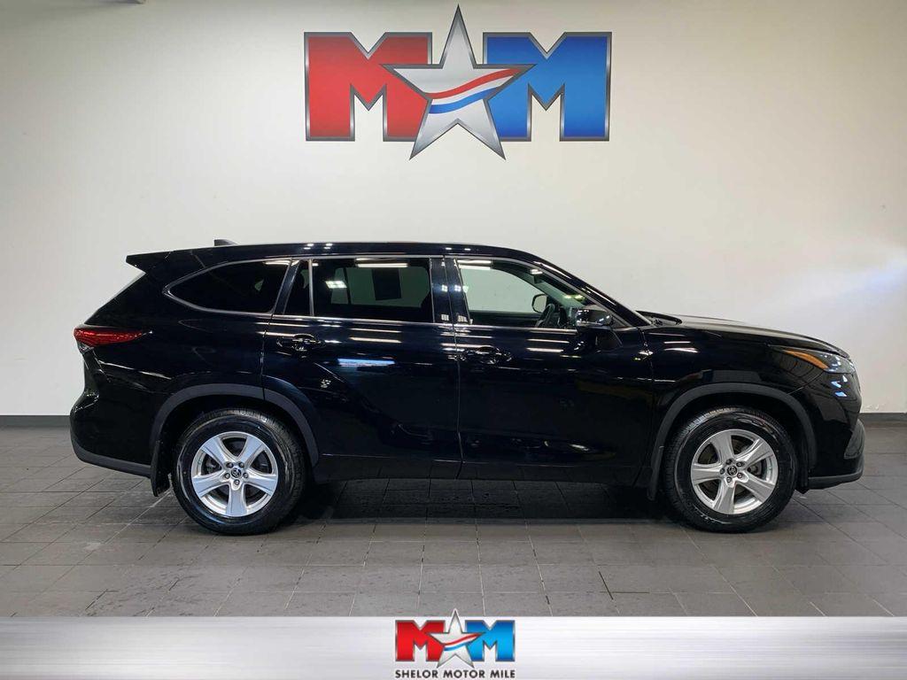 used 2022 Toyota Highlander car, priced at $34,849