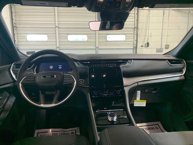 new 2025 Jeep Grand Cherokee car, priced at $43,415
