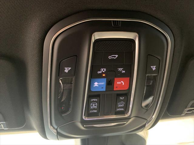 new 2025 Jeep Grand Cherokee car, priced at $43,415